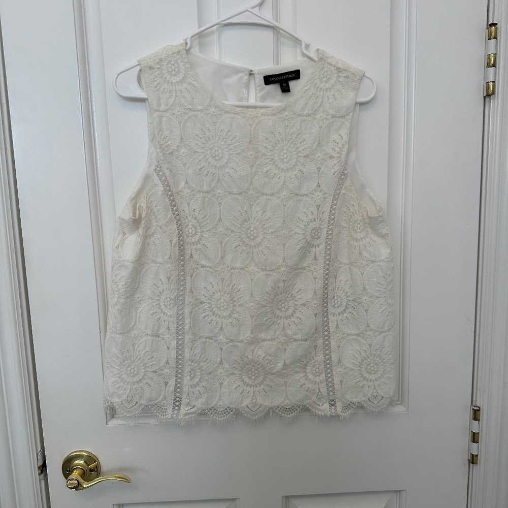 Lace Sleeveless Top M